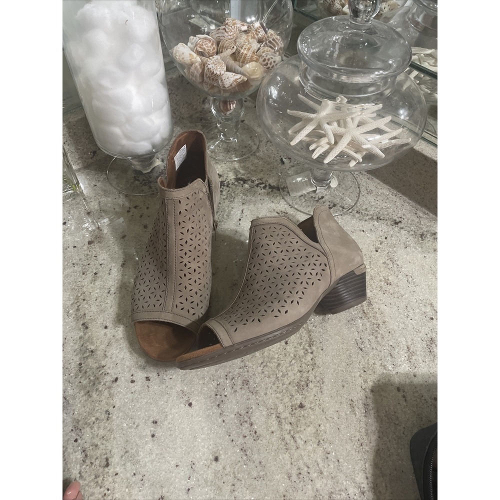 Cobb Hill Grey Taupe Leather Perforated Open Toe Ankle Shooties Boots 6